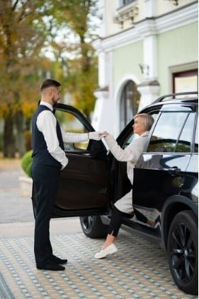 The Benefits of Chauffeur Services