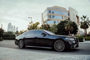 Abu Dhabi airport limousine service with luxury vehicles and professional chauffeurs