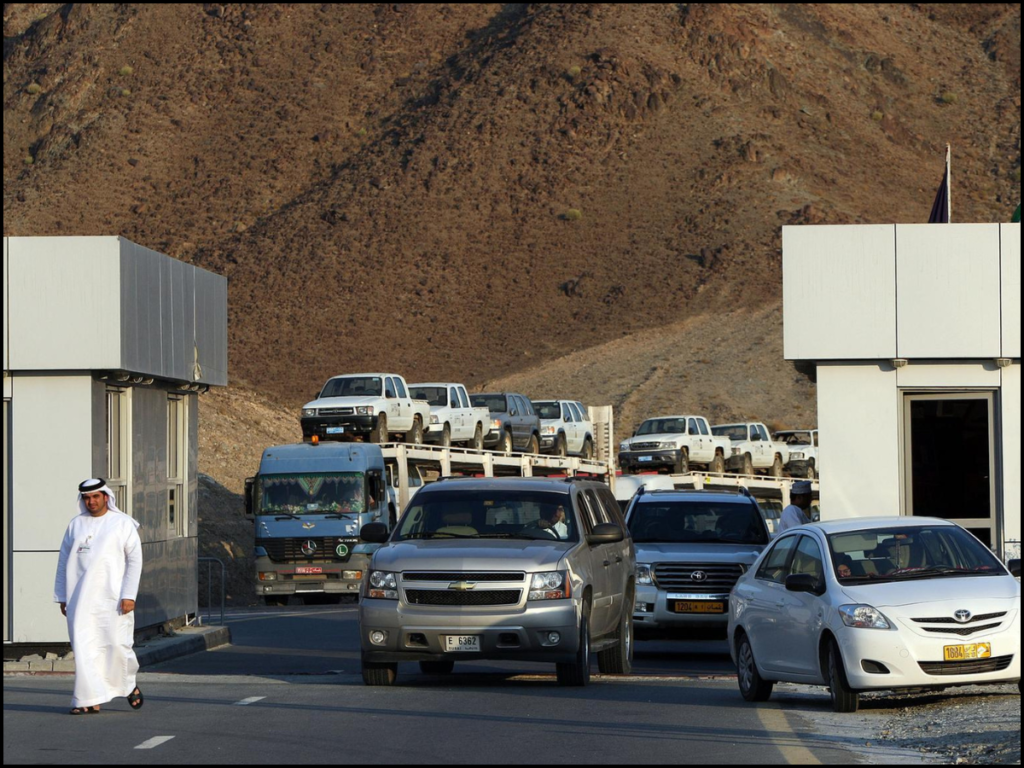 Dubai to Oman Private Transfer (2026) | Luxury Chauffeur Cross-Border Service