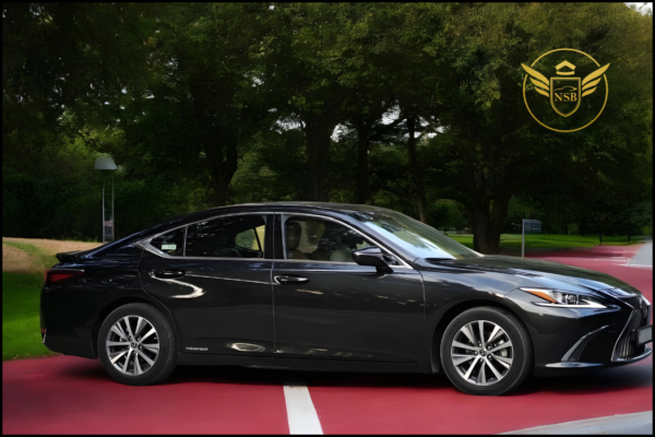 Lexus luxury sedan airport transfer Dubai chauffeur service